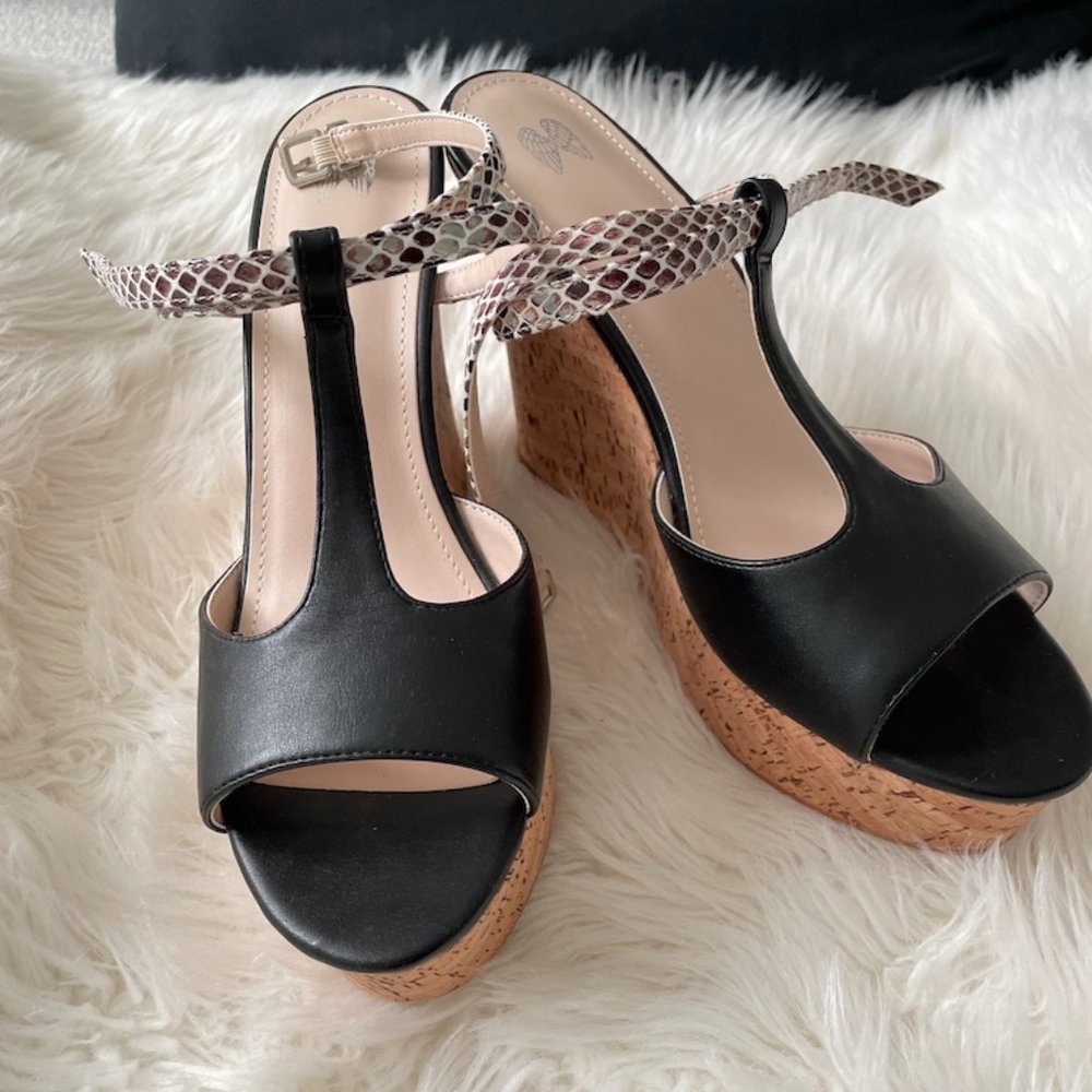 Size 10 Victoria's Secret Cork wedges